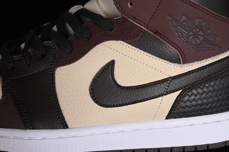 All Categories Air Jordan Jordan Series Basketball Shoes Air Jordan 1 Mid Air Jordan 1 Mid AJ1 Joe 1 Velvet Brown Zhongbang Basketball Shoes FZ4359-200